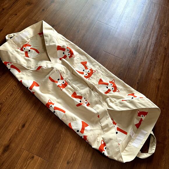 3 Sprouts Convertible Toy Storage Bag and Portable Play Mat, Orange Fox Pattern - Picture 4 of 15